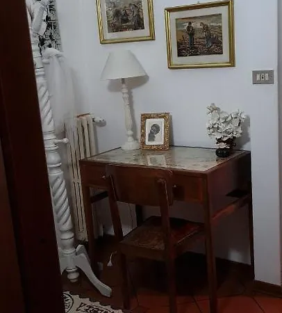 Via Della Grotta Oda ve Kahvaltı Monsummano Terme