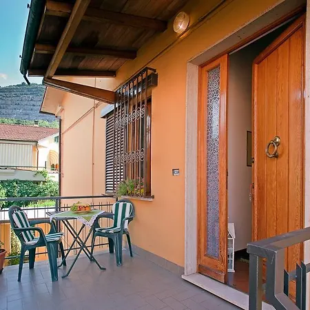 Via Della Grotta Bed & Breakfast